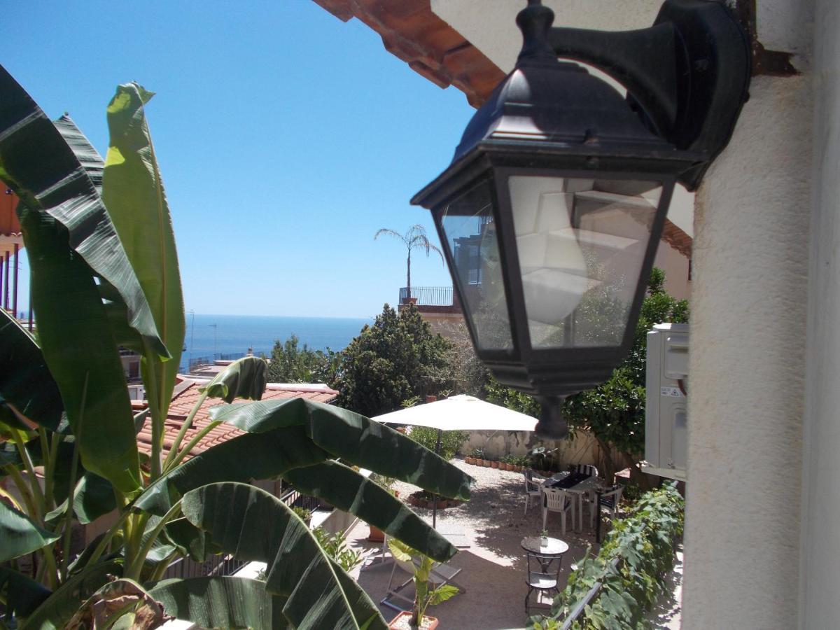 Villa Il Melograno Таормина Экстерьер фото